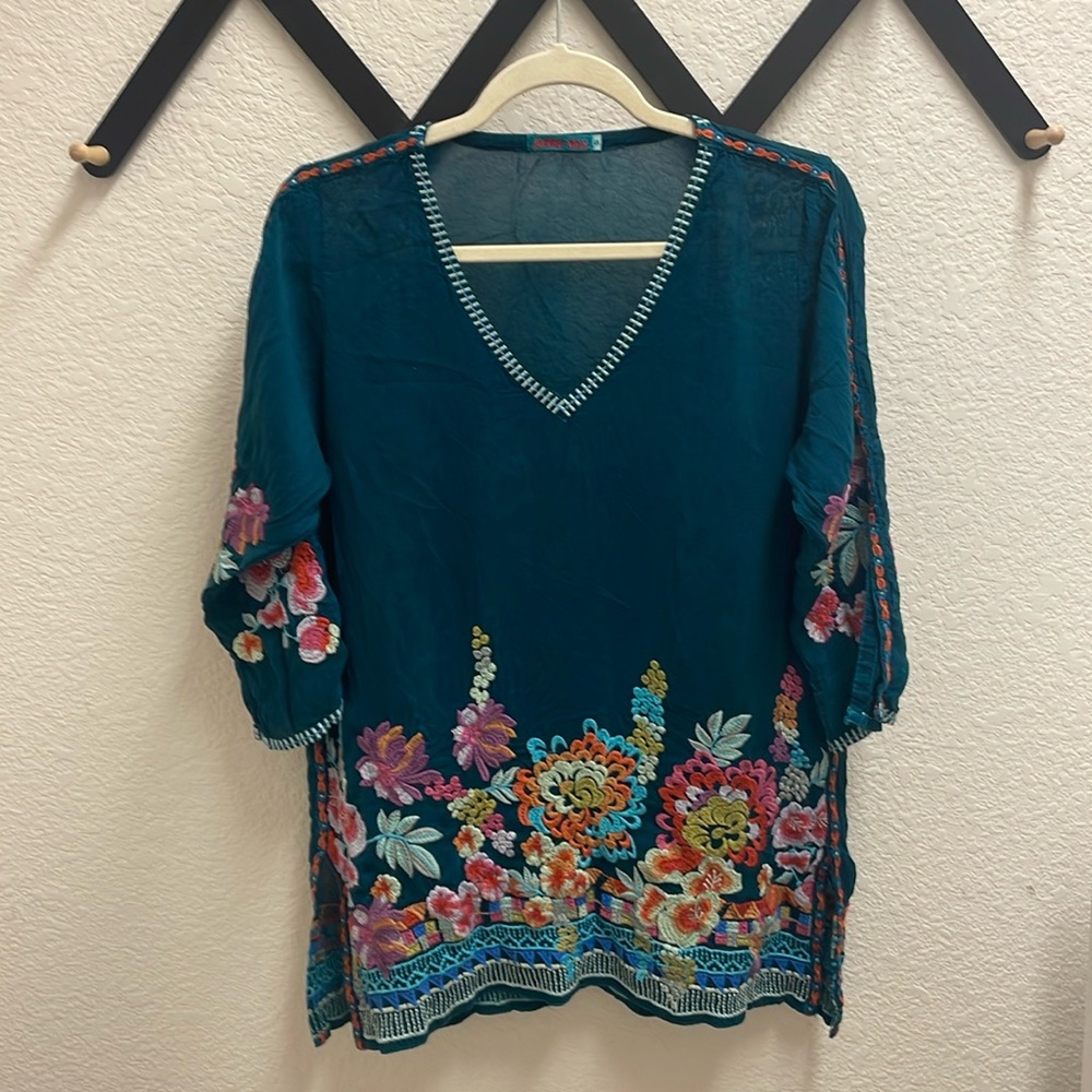 Johnny Was size tunic size small.